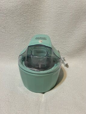 Compact Mint Ice Cream Maker - Home Kitchen